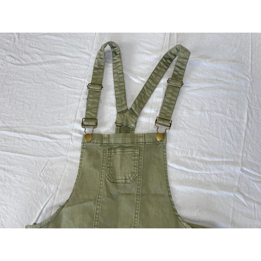 Twiin Sisters Frayed Cuff Denim Overall Shorts in Olive. Women's Size L, NWT!! - Picture 2 of 4